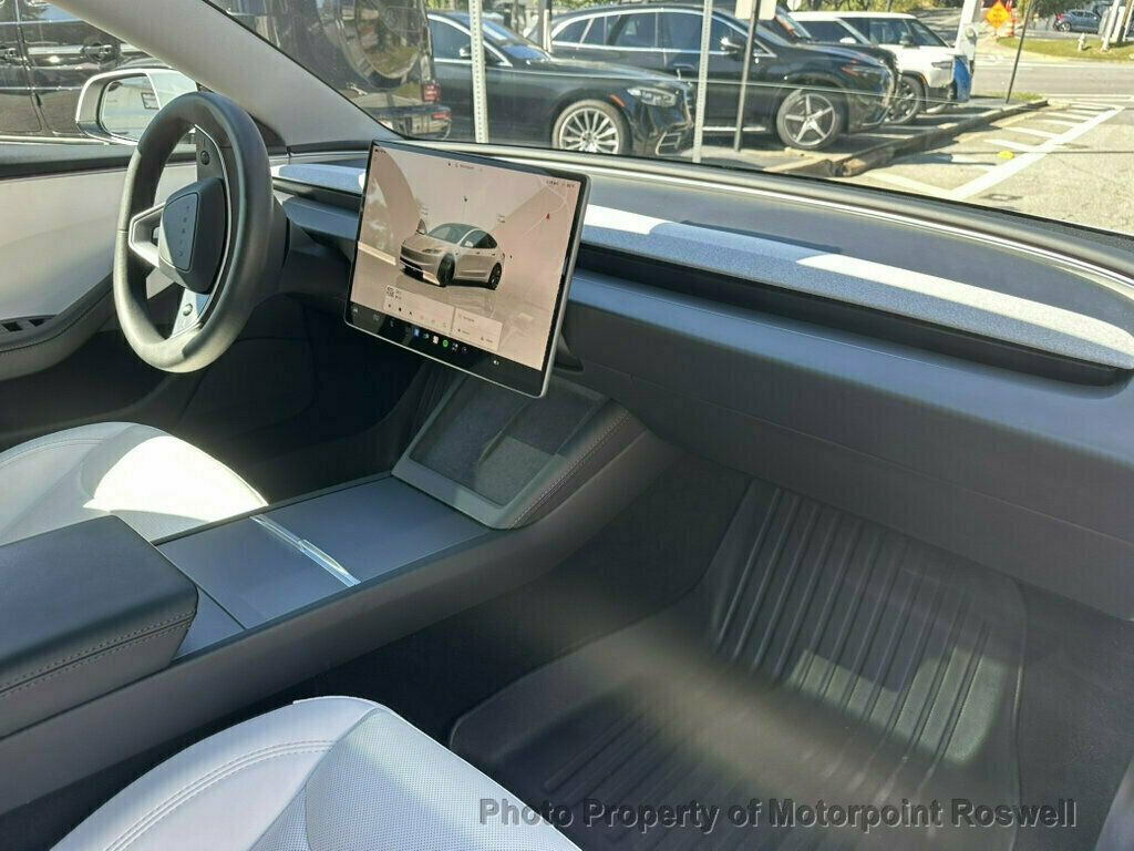 Tesla Model 3 RWD photo 10