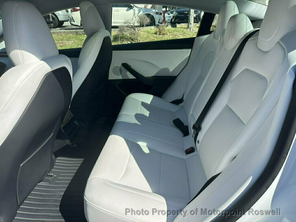 Tesla Model 3 RWD photo 11