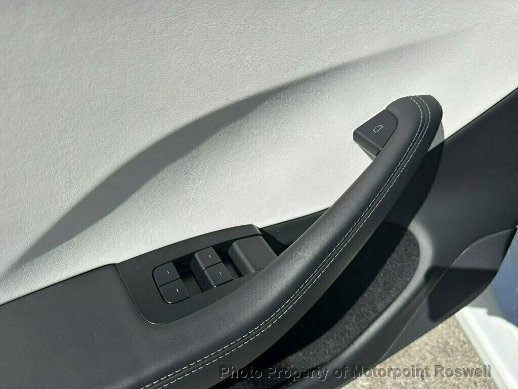 Tesla Model 3 RWD photo 15