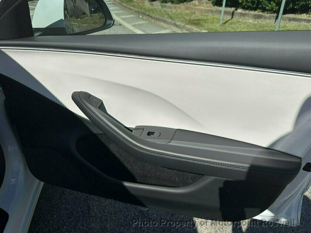 Tesla Model 3 RWD photo 19