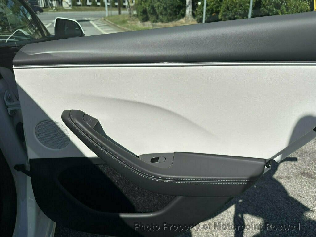 Tesla Model 3 RWD photo 20