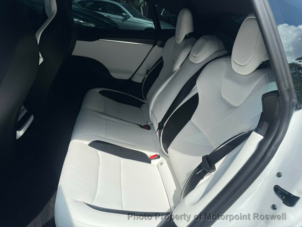 2024 Tesla Model S Plaid AWD photo 8