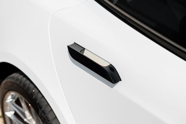 2024 Tesla Model S Plaid AWD - 22938522 - 27