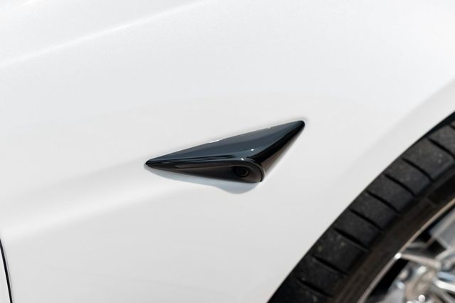 2024 Tesla Model S Plaid AWD - 22938522 - 30