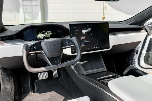2024 Tesla Model S Plaid AWD - 22938522 - 34