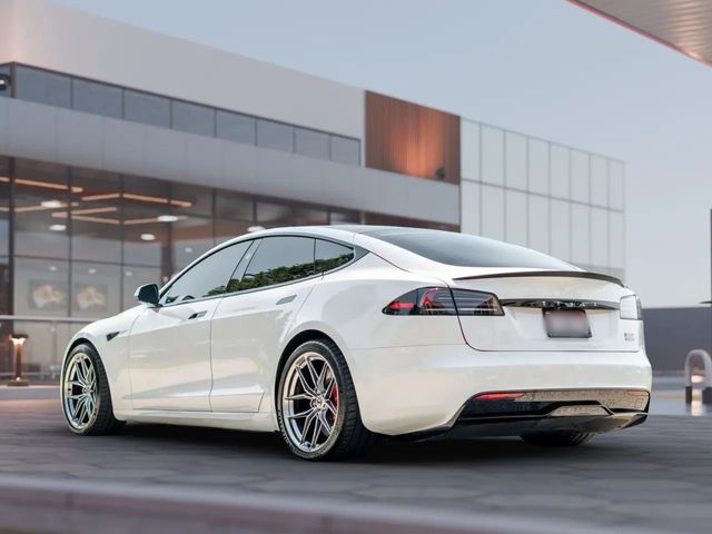 2024 Tesla Model S Plaid AWD - 22938522 - 3