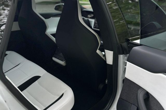 2024 Tesla Model S Plaid AWD - 22938522 - 43