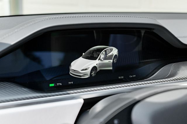 2024 Tesla Model S Plaid AWD - 22938522 - 48