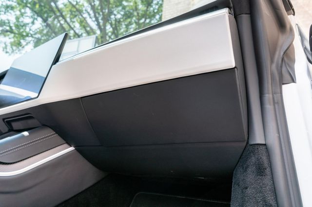 2024 Tesla Model S Plaid AWD - 22938522 - 50