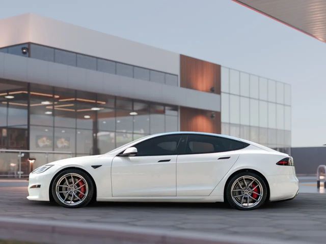 2024 Tesla Model S Plaid AWD - 22938522 - 5