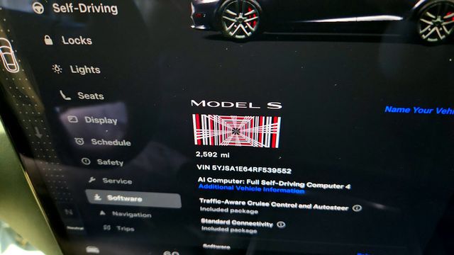 2024 Tesla Model S Plaid AWD - 23094152 - 15