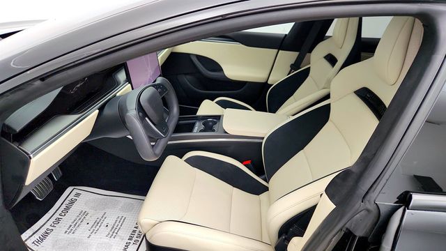 2024 Tesla Model S Plaid AWD w/ 21'' Wheels & Cream Vegan Leather Interior - 23007486 - 24