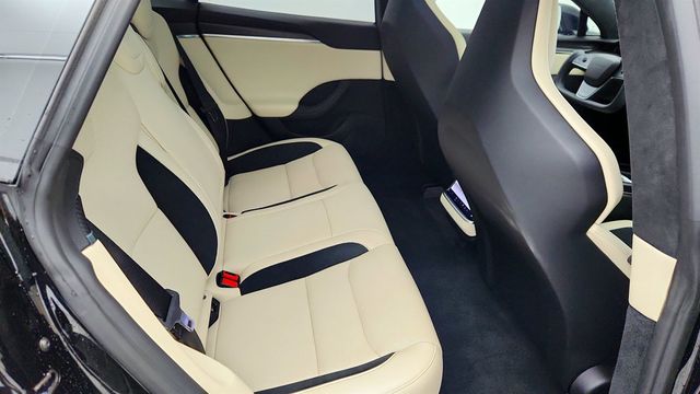 2024 Tesla Model S Plaid AWD w/ 21'' Wheels & Cream Vegan Leather Interior - 23007486 - 27