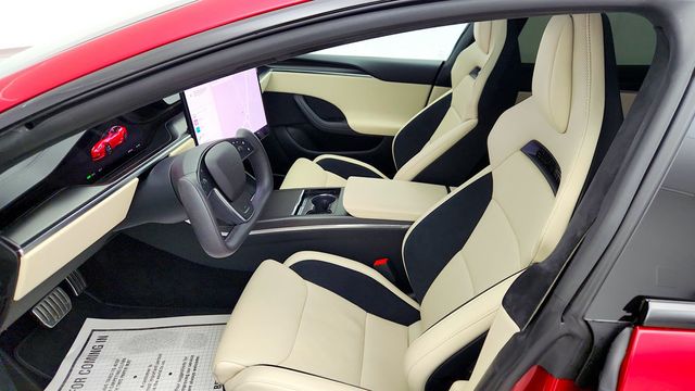 2024 Tesla Model S Plaid AWD w/ Cream Vegan Leather & Yoke Steering Wheel - 23001234 - 25
