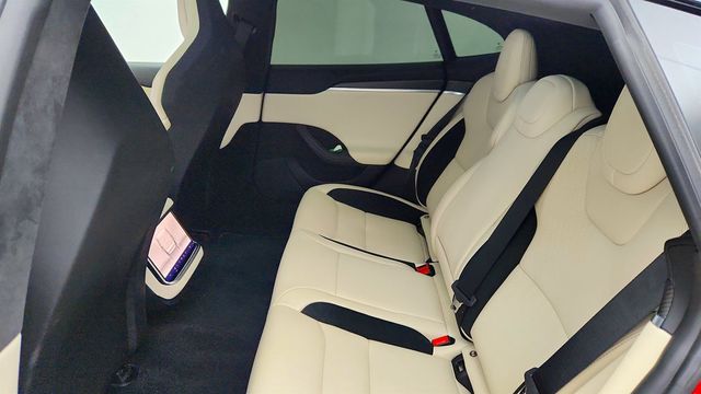 2024 Tesla Model S Plaid AWD w/ Cream Vegan Leather & Yoke Steering Wheel - 23001234 - 26
