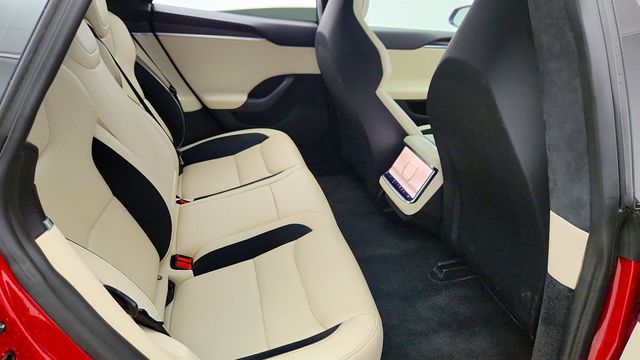 2024 Tesla Model S Plaid AWD w/ Cream Vegan Leather & Yoke Steering Wheel - 23001234 - 28