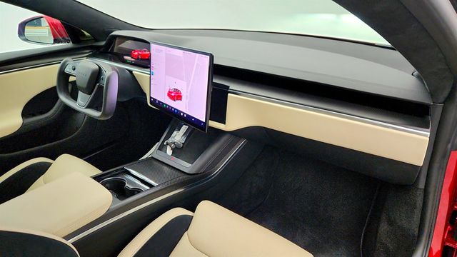 2024 Tesla Model S Plaid AWD w/ Cream Vegan Leather & Yoke Steering Wheel - 23001234 - 30