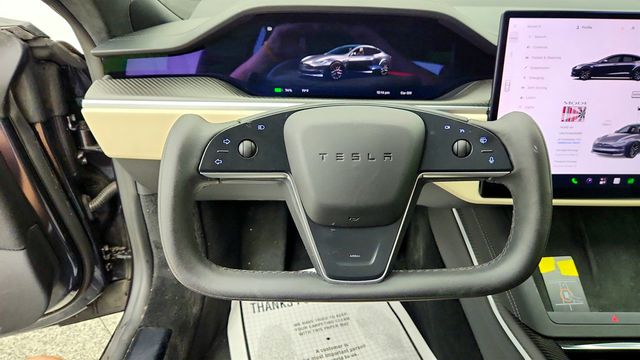 2024 Tesla Model S Plaid AWD w/ Yoke Steering Wheel - 23082241 - 11