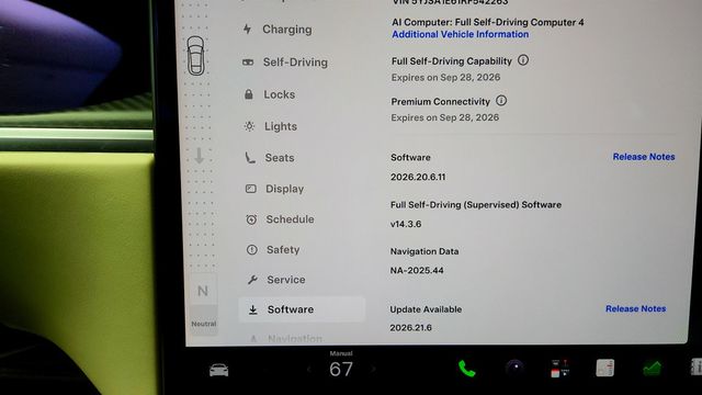 2024 Tesla Model S Plaid AWD w/ Yoke Steering Wheel - 23082241 - 16