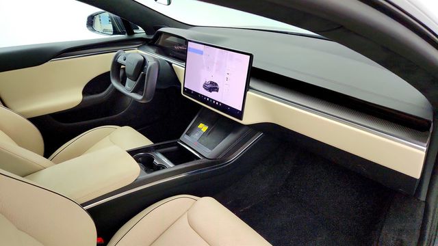 2024 Tesla Model S Plaid AWD w/ Yoke Steering Wheel - 23082241 - 25