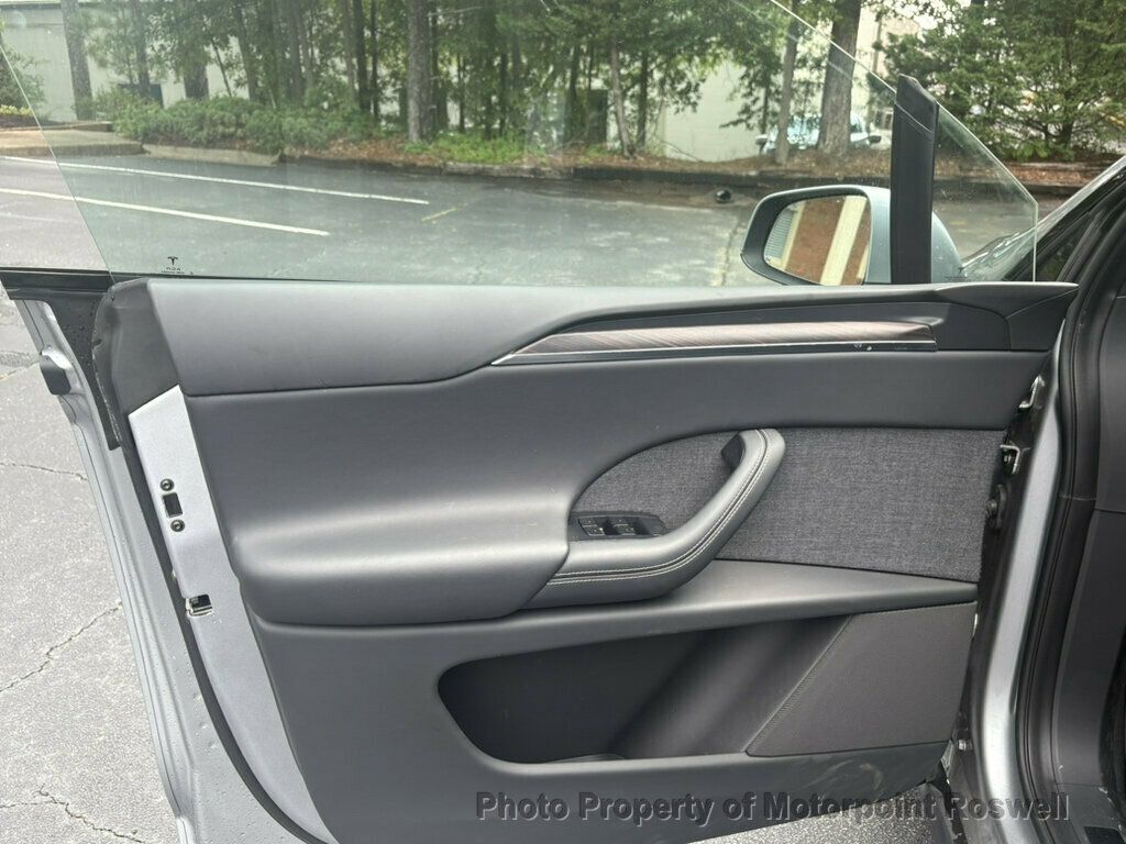 Tesla Model X AWD photo 11