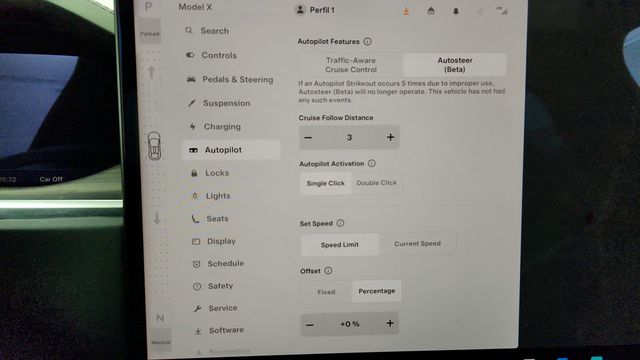 2024 Tesla Model X AWD - 22951461 - 19