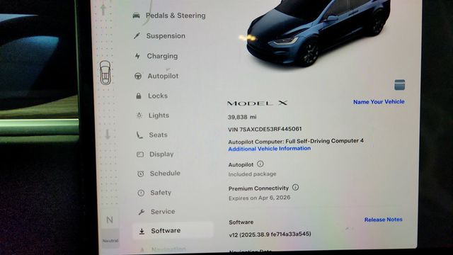 2024 Tesla Model X AWD - 22999082 - 13