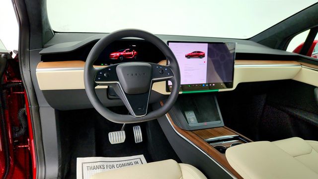 2024 Tesla Model X AWD w/ Cream Vegan Leather Interior - 23012962 - 10