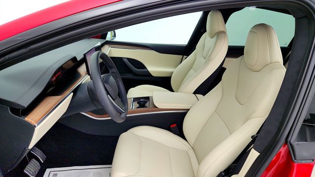 2024 Tesla Model X AWD w/ Cream Vegan Leather Interior - 23012962 - 21