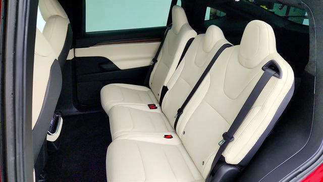 2024 Tesla Model X AWD w/ Cream Vegan Leather Interior - 23012962 - 22