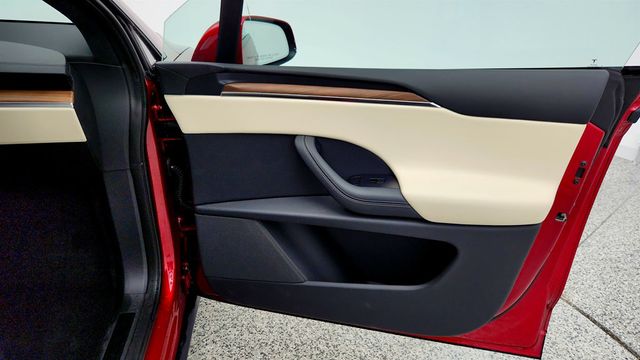 2024 Tesla Model X AWD w/ Cream Vegan Leather Interior - 23012962 - 27