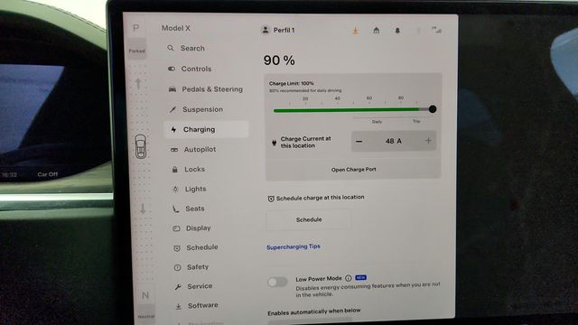 2024 Tesla Model X AWD with Yoke Steering Wheel - 22951461 - 18