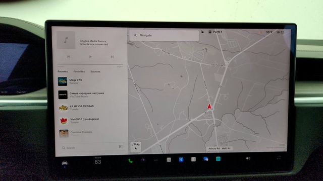 2024 Tesla Model X AWD with Yoke Steering Wheel - 22951461 - 21