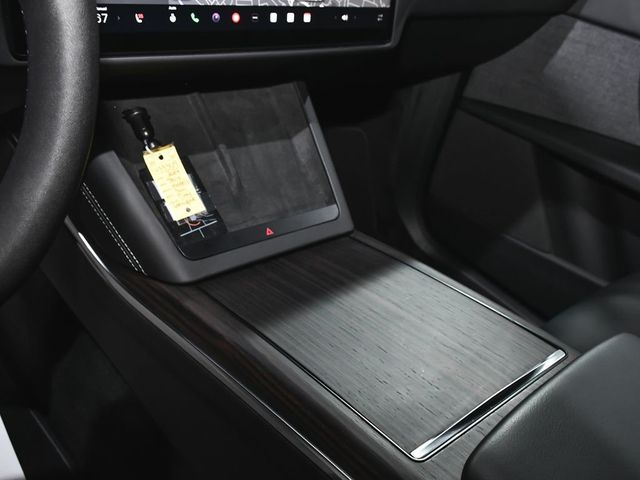 2024 Tesla Model X Base - 22994475 - 37