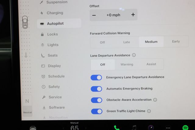 2024 Tesla Model X Plaid AWD with Yoke Steering Wheel - 22866358 - 21