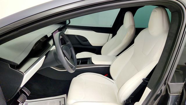 2024 Tesla Model X Plaid AWD w/ White & Black Vegan Leather Interior - 23081747 - 11