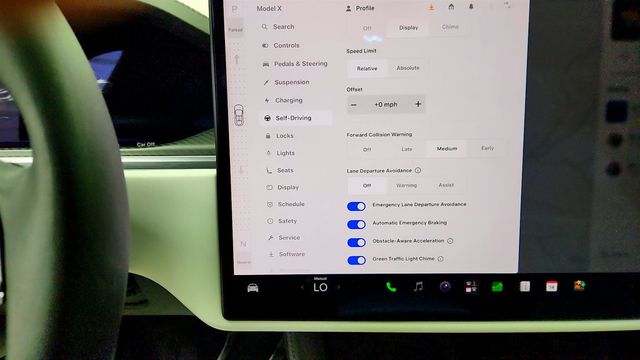 2024 Tesla Model X Plaid AWD w/ White & Black Vegan Leather Interior - 23081747 - 21