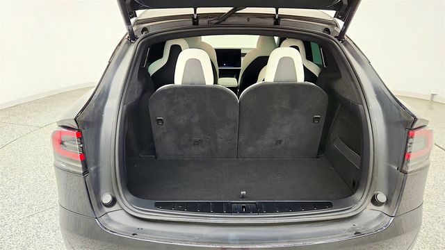 2024 Tesla Model X Plaid AWD w/ White & Black Vegan Leather Interior - 23081747 - 26