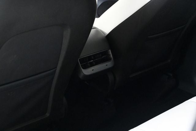 2024 Tesla Model Y  - 22953513 - 16
