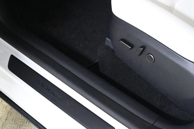 2024 Tesla Model Y  - 22953513 - 17