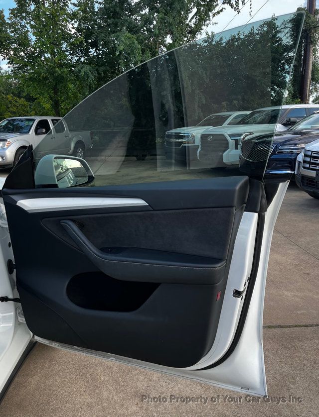 2024 Tesla Model Y  - 23081540 - 21