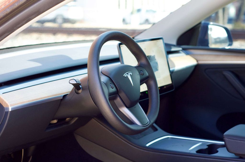 2024 Tesla Model Y LocalTrade/LongRange/HeatedFront&RearSeats/AerialViewCamera - 22982456 - 19