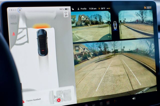 2024 Tesla Model Y LocalTrade/LongRange/HeatedFront&RearSeats/AerialViewCamera - 22982456 - 23