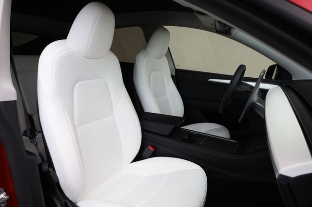 2024 Tesla Model Y Long Range - 23027870 - 26