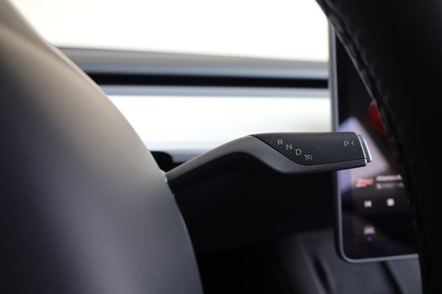 2024 Tesla Model Y Long Range - 23027870 - 33
