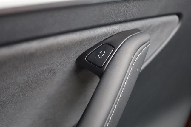 2024 Tesla Model Y Long Range - 23027870 - 35