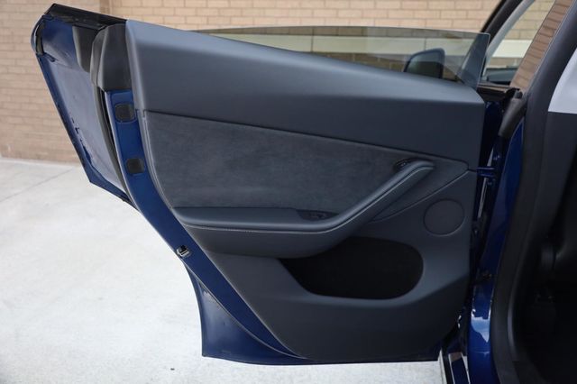 2024 Tesla Model Y Long Range - 23040932 - 17