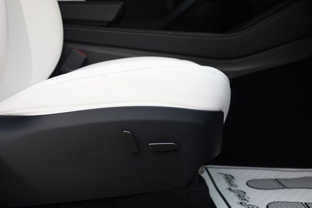 2024 Tesla Model Y Long Range - 23040932 - 30