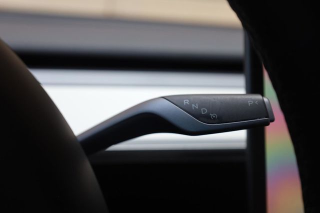 2024 Tesla Model Y Long Range - 23040932 - 37