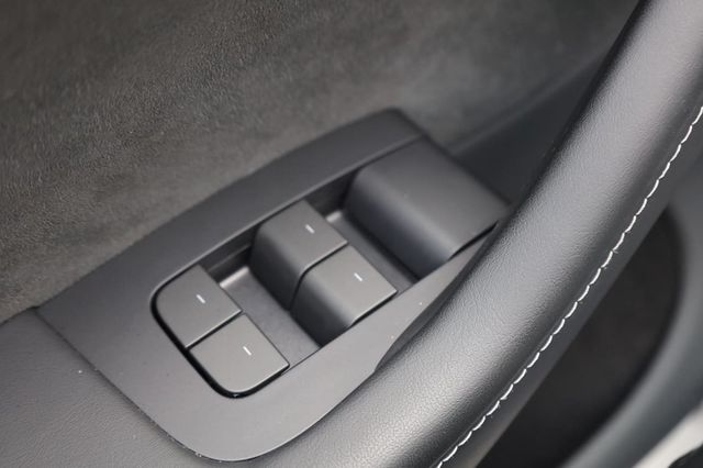 2024 Tesla Model Y Long Range - 23040932 - 40